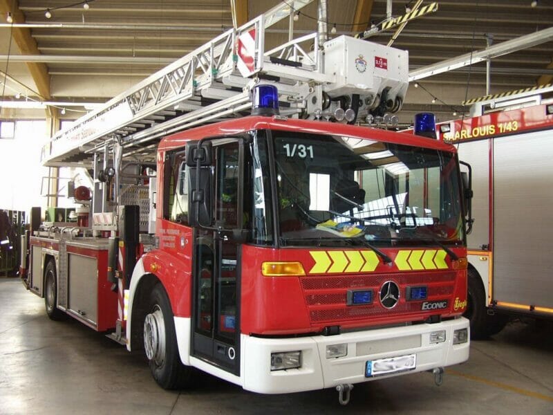 Herdecke: Feuerwehr befreit sieben Personen aus Aufzug