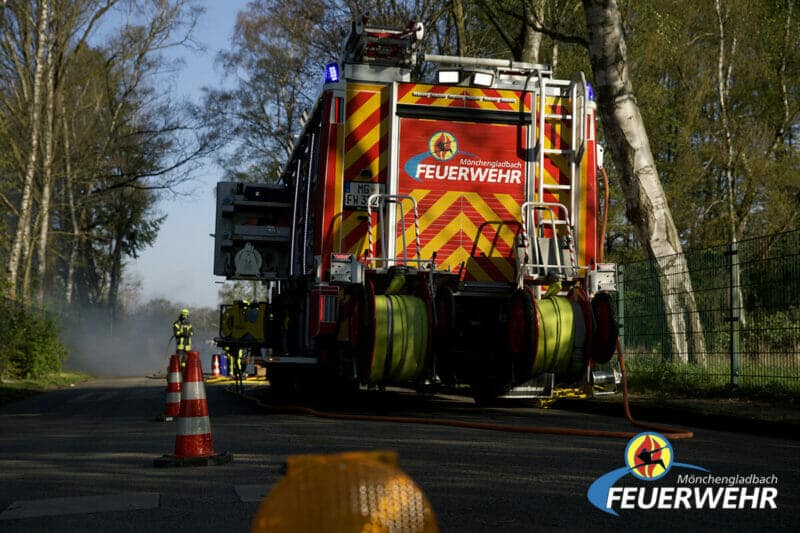 Mönchengladbach: Verkehrsunfall mit drei beteiligten Pkw und fünf Verletzten