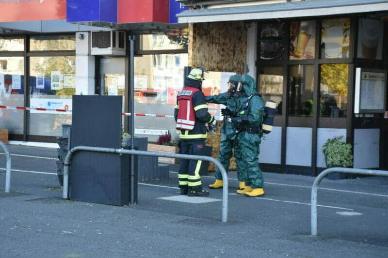 Dortmund: Weiße Substanz und beißender Geruch in Ladenlokal - Feuerwehrpresse.biz