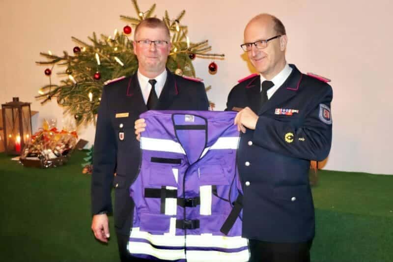 Kreis Segeberg: PSNV-E-Team der Feuerwehr erhält neue Kennzeichnungswesten