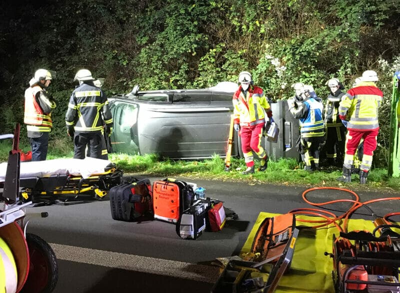 Bochum: Verkehrsunfall auf der A 43 - Feuerwehr rettet schwerverletzten Fahrer aus seinem PKW - Feuerwehrpresse.biz