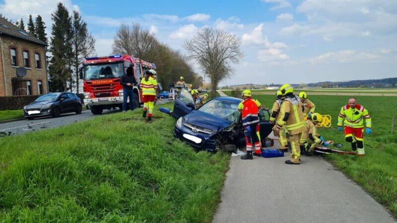 Stolberg: Schwerer Verkehrsunfall – Zwei Schwerverletzte ...