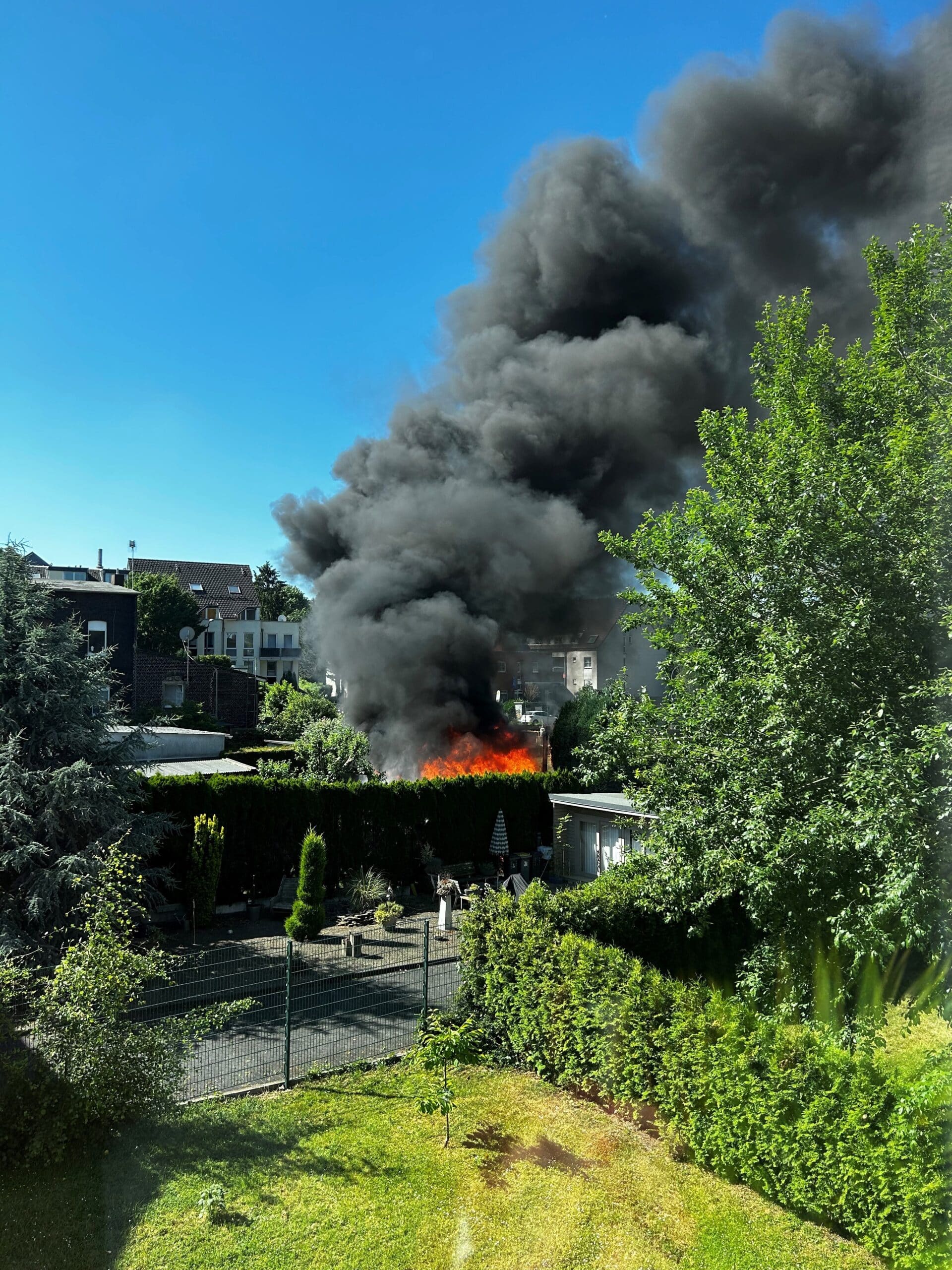 Bochum: Zwei Gartenlauben in Wiemelhausen ausgebrannt