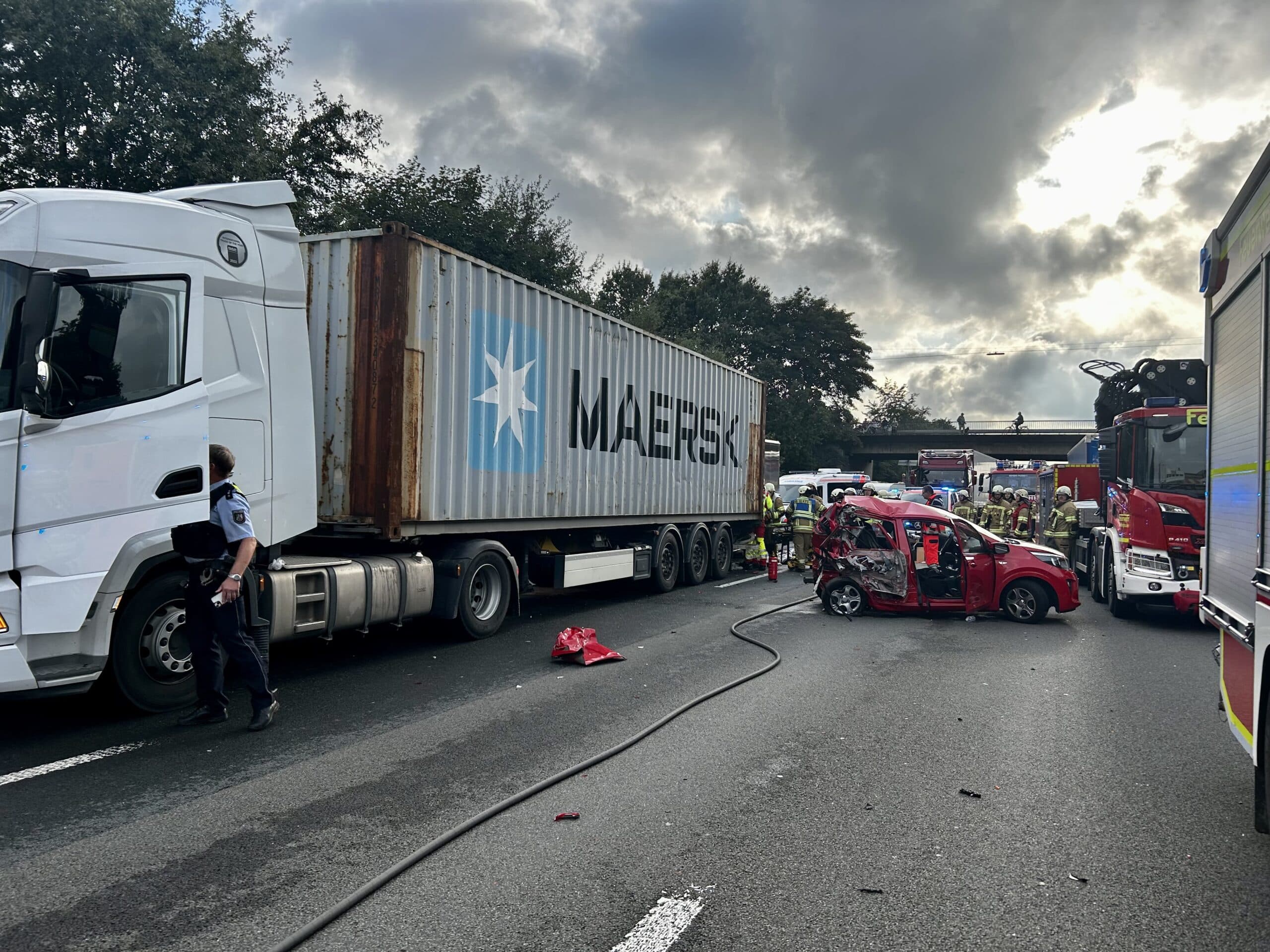 Recklinghausen: Verkehrsunfall auf der Bundesautobahn 2 mit Beteiligung von zwei LKW