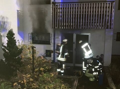 Dortmund: Nachbarn bemerken Brand in leerstehenden Gebäude