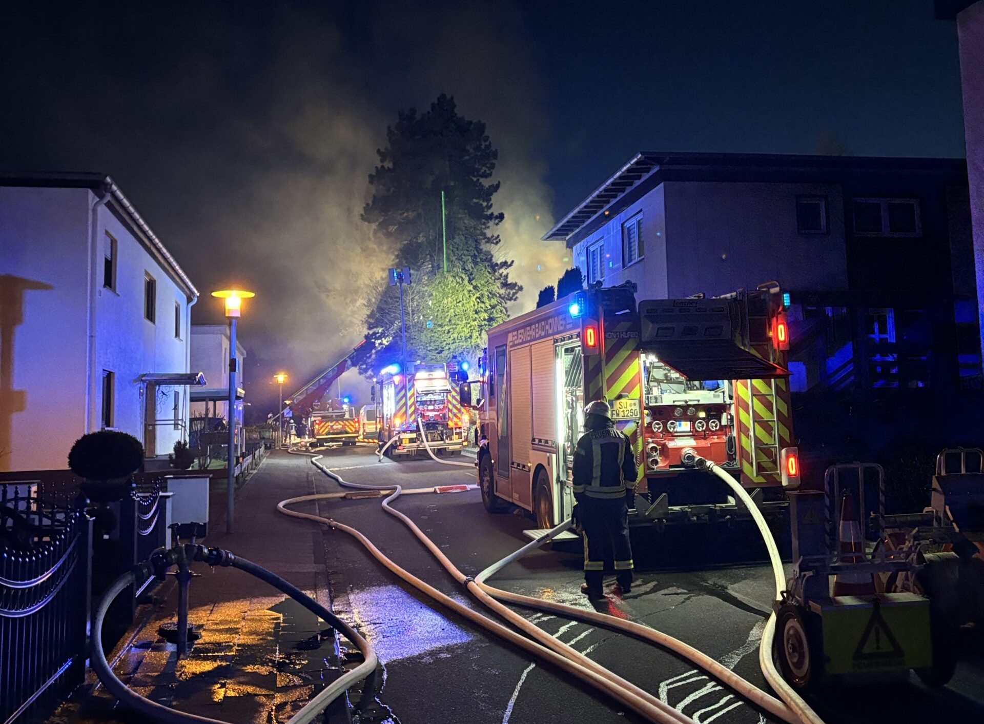 Bad Honnef: Ausgedehnter Dachstuhlbrand