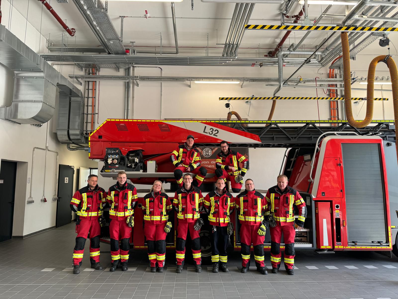 Overath: Sechs neue Drehleitermaschinisten für die Freiwillige Feuerwehr