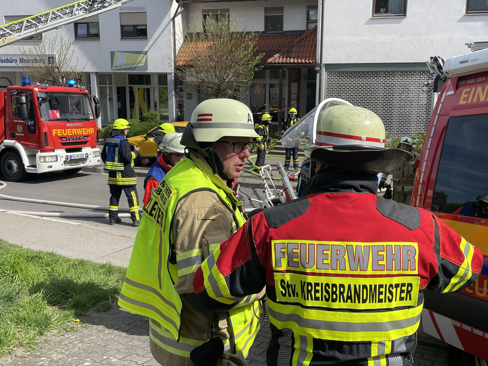 Meersburg: Küchenbrand - Feuerwehr rettet Bewohner aus Brandwohnung