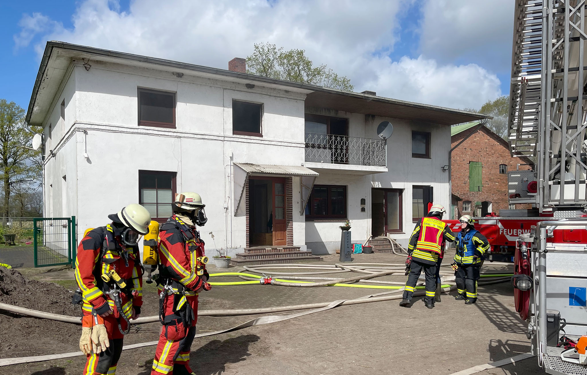 Rendsburg: Feuer in Wohngebäude - großer Einsatz in Arpsdorf