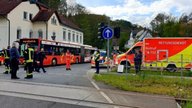 Schalksmühle: Zwischenfall auf Bahnstrecke - Feuerwehr betreut Fahrgäste