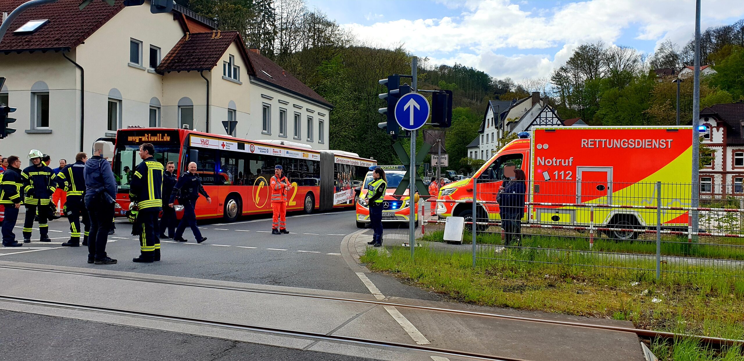 Schalksmühle: Zwischenfall auf Bahnstrecke - Feuerwehr betreut Fahrgäste