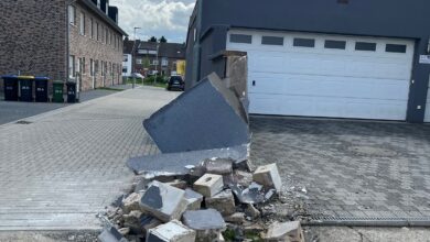 Alsdorf: Unfall im Nordkreis - Auto fährt gegen Mauer