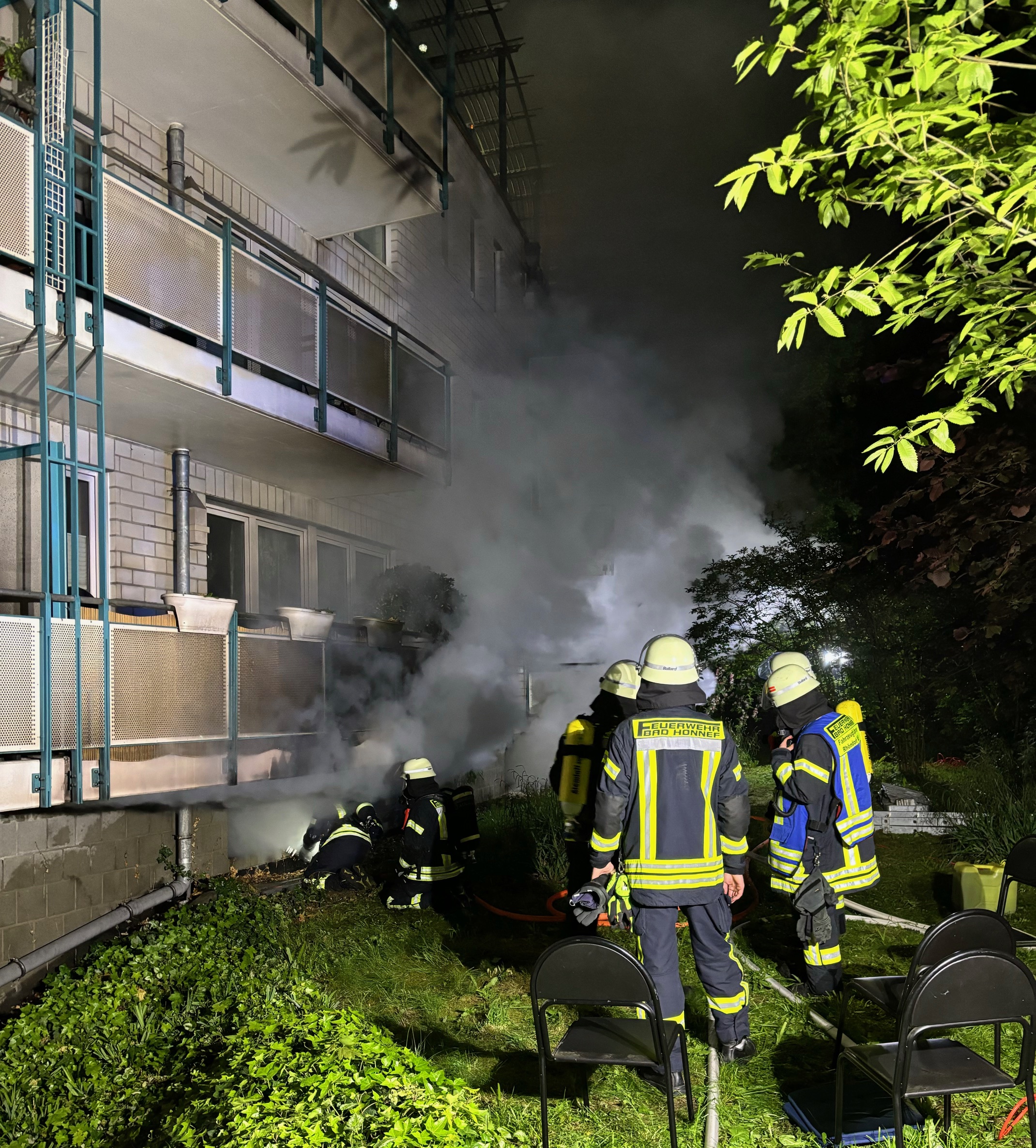 Bad Honnef: 100 Einsatzkräfte bei ausgedehntem Kellerbrand gefordert
