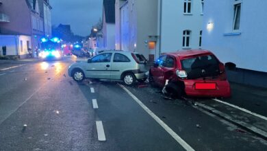 Dortmund: Unfall in Mengede - PKW landet auf dem Dach