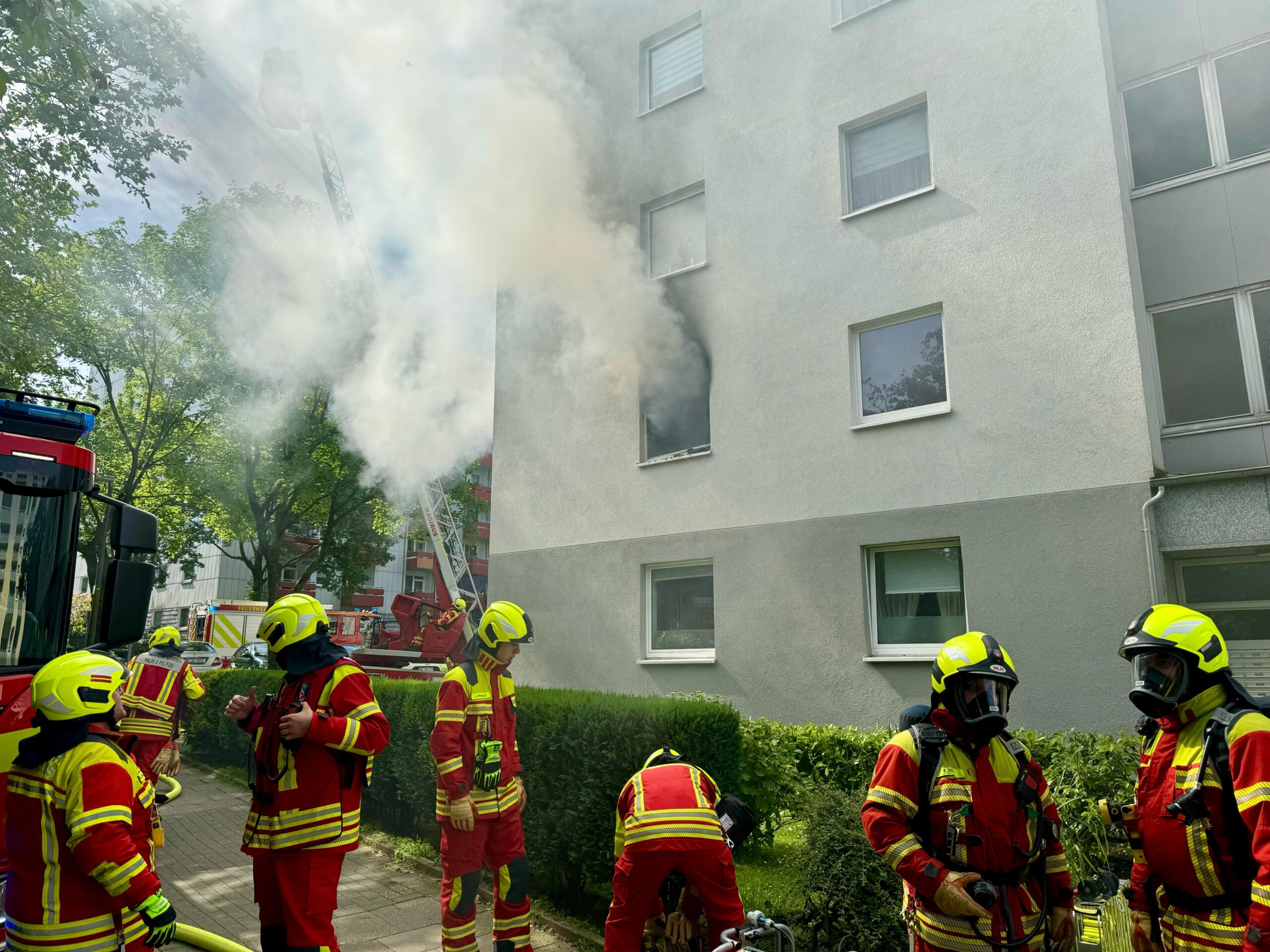 Heiligenhaus: Feuer und Menschenrettung in Mehrfamilienhaus