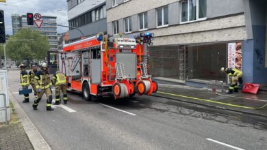 Stuttgart: Feuerwehr innerhalb kürzester Zeit bei Balkonbrand vor Ort
