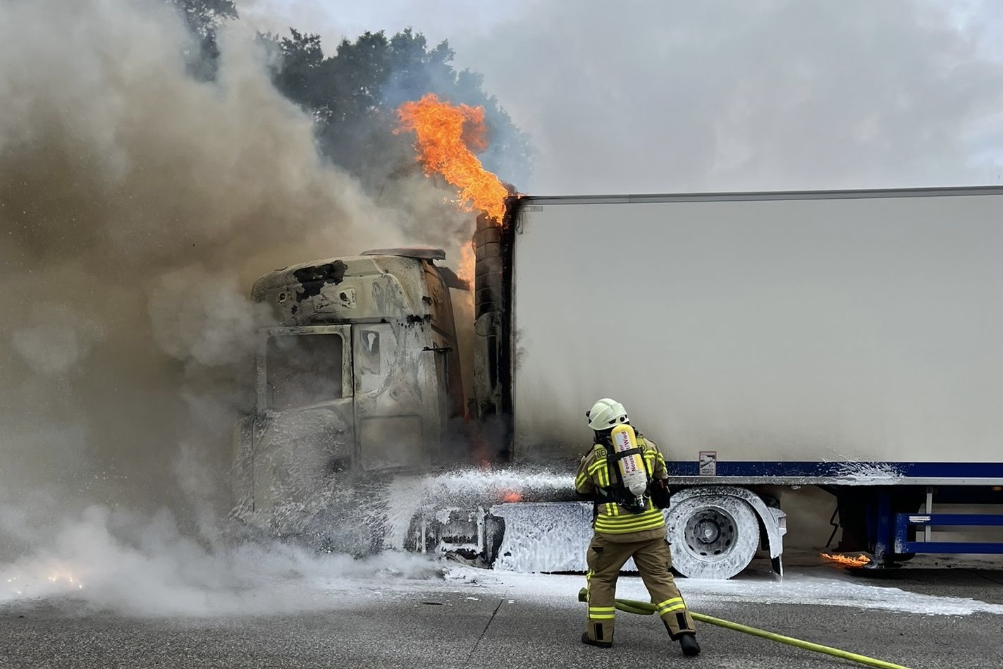 Neustadt/Wied: Brennender LKW sorgt für langen Rückstau auf der A3